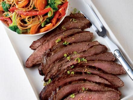 How does Pacific Rim Grilled Steak Salad fit into your Daily Goals - calories, carbs, nutrition