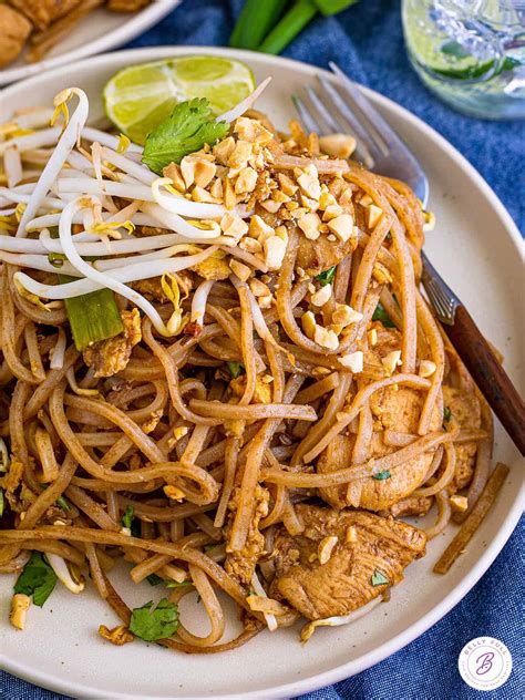 How does Pad Thai & Tofu fit into your Daily Goals - calories, carbs, nutrition