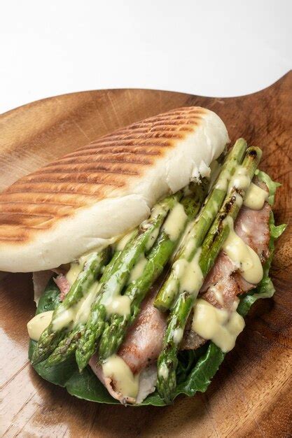 How does Panini Asparagus Ham & Swiss fit into your Daily Goals - calories, carbs, nutrition