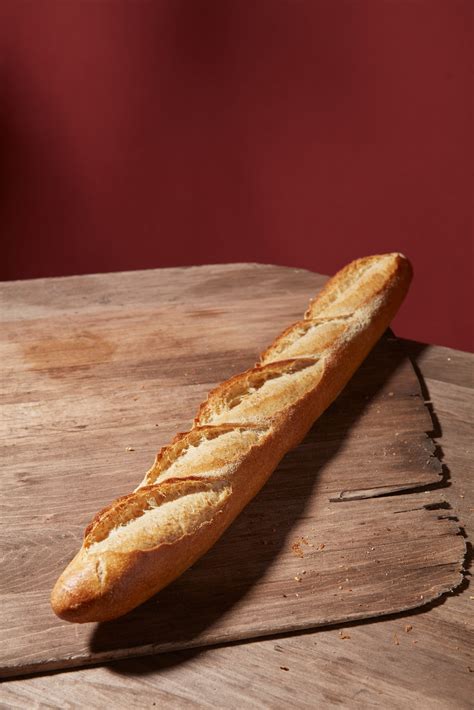 How does Parisian Baguette with Butter fit into your Daily Goals - calories, carbs, nutrition