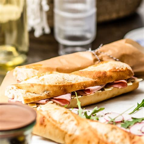 How does Parisian Baguette with Ham & Gruyere fit into your Daily Goals - calories, carbs, nutrition