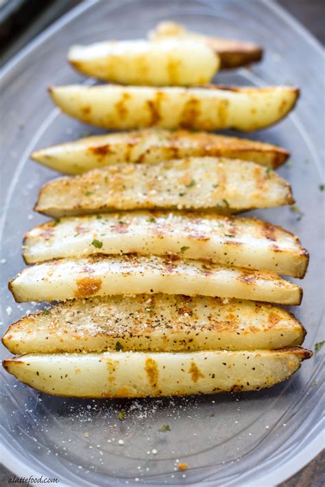 How does Parmesan Black Pepper Fries fit into your Daily Goals - calories, carbs, nutrition