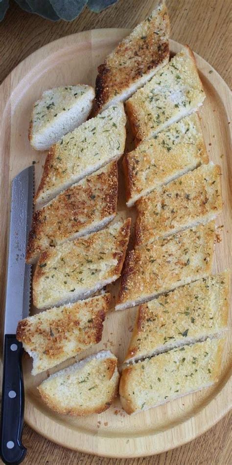 How does Parmesan Garlic Toast fit into your Daily Goals - calories, carbs, nutrition