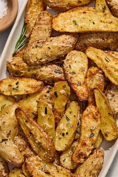 How does Parmesan Rosemary Fingerling Potatoes fit into your Daily Goals - calories, carbs, nutrition