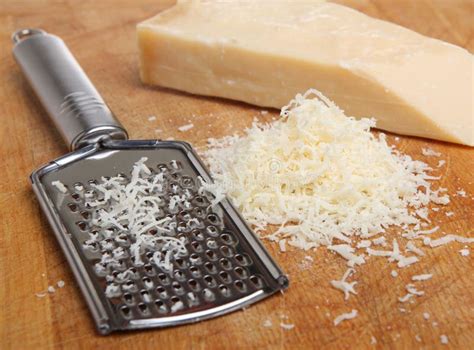 How does Parmesan Shredded Cheese fit into your Daily Goals - calories, carbs, nutrition