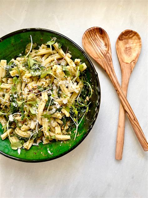 How does Pasta, Chicken, Arugula, Pine Nuts, Parmesan, Olive Oil & Fettuccini fit into your Daily Goals - calories, carbs, nutrition
