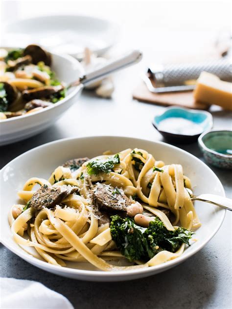 How does Pasta Fettuccine Chicken Kale & Cream Sauce 10 oz fit into your Daily Goals - calories, carbs, nutrition