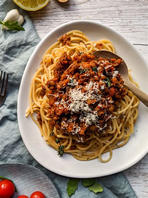 How does Pasta Lentil Bolognese fit into your Daily Goals - calories, carbs, nutrition