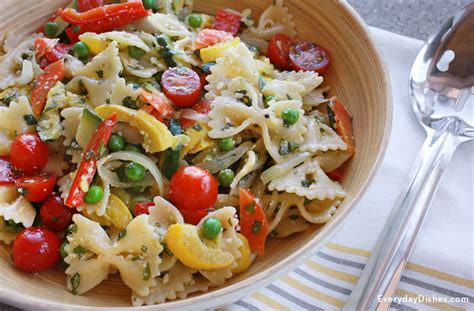 How does Pasta Primavera Salad fit into your Daily Goals - calories, carbs, nutrition