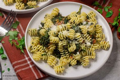 How does Pasta Romano with Spinach fit into your Daily Goals - calories, carbs, nutrition