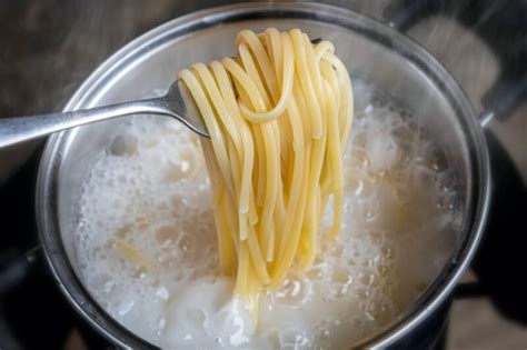 How does Pasta Spaghetti Cooked Basic Method 3/4 Cup fit into your Daily Goals - calories, carbs, nutrition