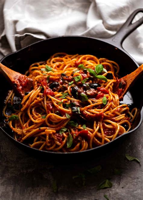 How does Pasta alla Puttanesca fit into your Daily Goals - calories, carbs, nutrition