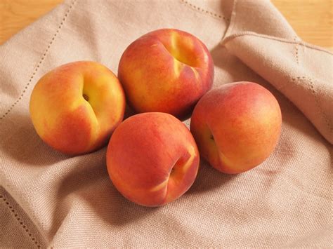 How does Peach Whole fit into your Daily Goals - calories, carbs, nutrition