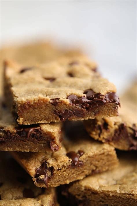 How does Peanut Butter Chocolate Chip Bars fit into your Daily Goals - calories, carbs, nutrition