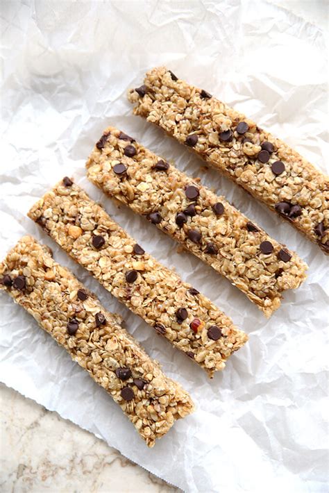 How does Peanut Butter Chocolate Chip Granola Bar fit into your Daily Goals - calories, carbs, nutrition
