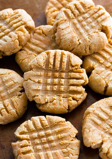 How does Peanut Butter Cookies (To Go) fit into your Daily Goals - calories, carbs, nutrition