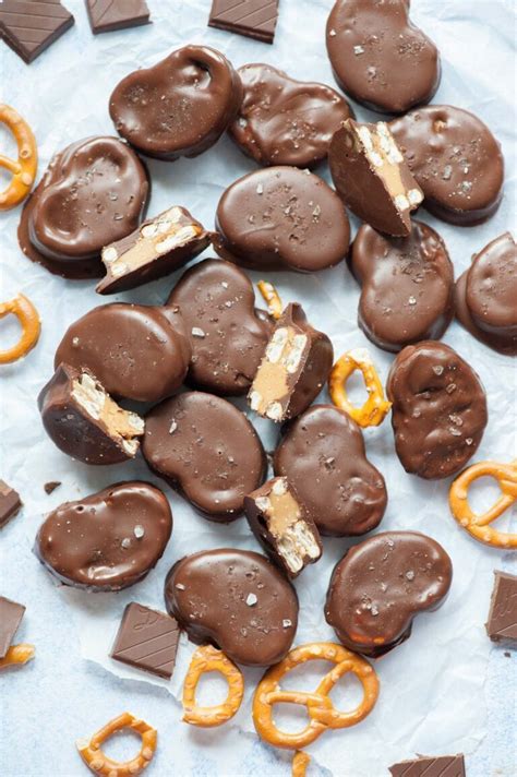 How does Peanut Butter Pretzels fit into your Daily Goals - calories, carbs, nutrition