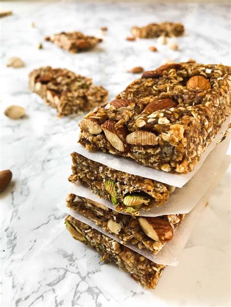 How does Peanut Granola Bar fit into your Daily Goals - calories, carbs, nutrition