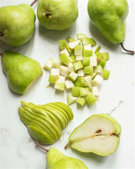 How does Pear, Halved fit into your Daily Goals - calories, carbs, nutrition