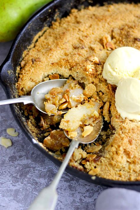 How does Pear Crumble fit into your Daily Goals - calories, carbs, nutrition