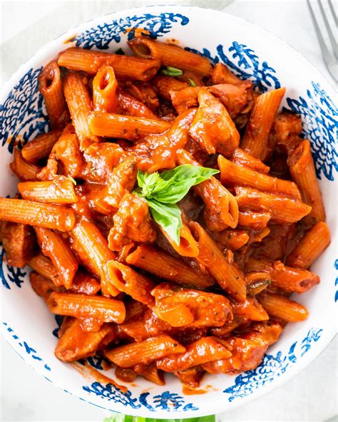 How does Penne Arrabbiata fit into your Daily Goals - calories, carbs, nutrition