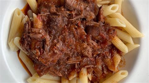 How does Penne al Sugo de Carne fit into your Daily Goals - calories, carbs, nutrition