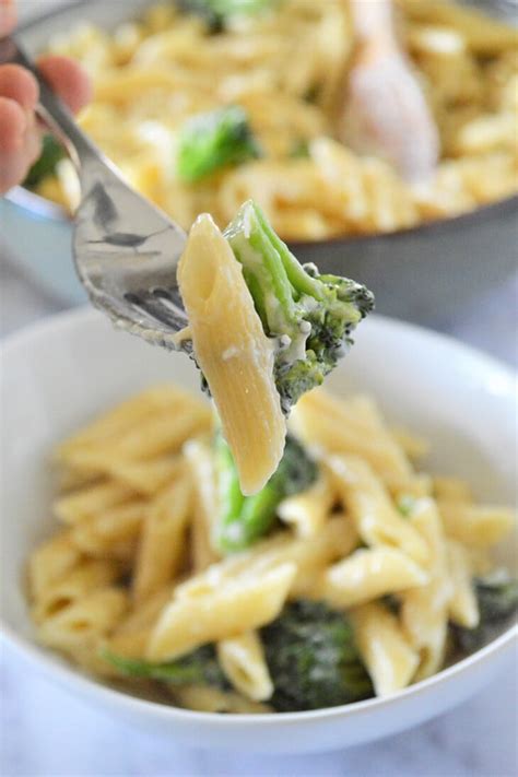 How does Penne and Broccoli Alfredo (21475.3) fit into your Daily Goals - calories, carbs, nutrition