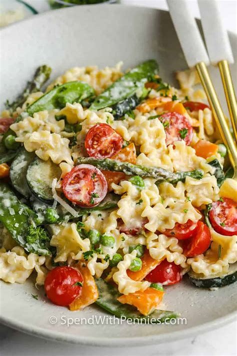 How does Personal Creamy Pasta Primavera fit into your Daily Goals - calories, carbs, nutrition