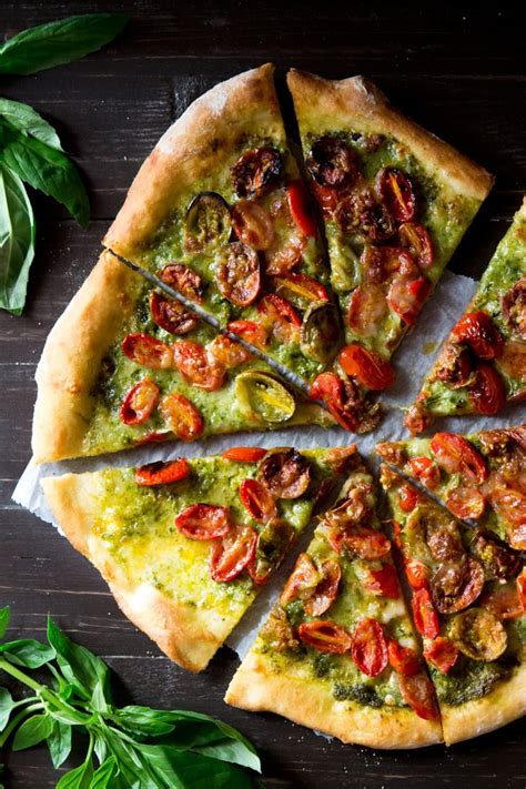 How does Pesto Pizzalatta Crust fit into your Daily Goals - calories, carbs, nutrition