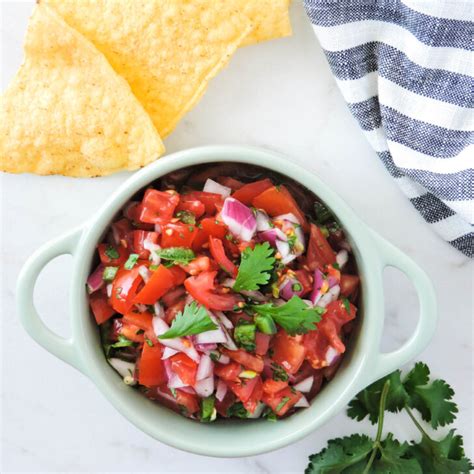 How does Pico de Gallo, Fresh fit into your Daily Goals - calories, carbs, nutrition