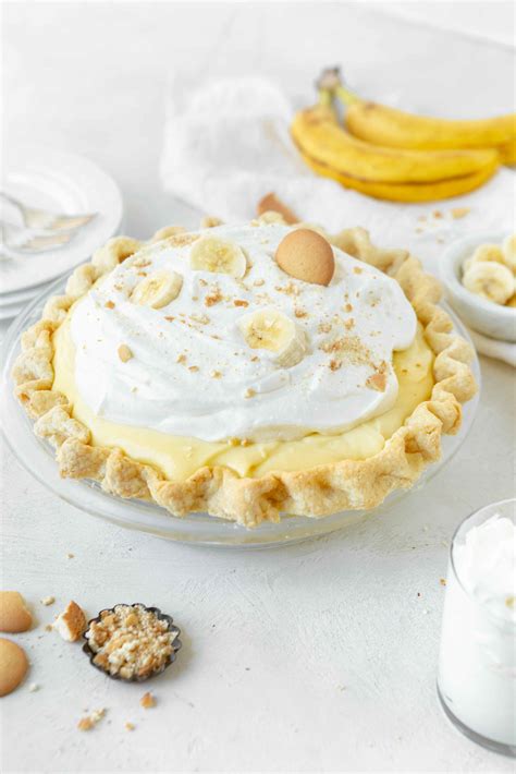 How does Pie Banana Cream Homemade Cut 8 fit into your Daily Goals - calories, carbs, nutrition