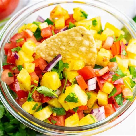 How does Pineapple Pico de Gallo fit into your Daily Goals - calories, carbs, nutrition