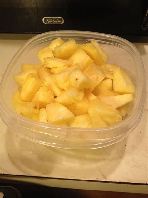 How does Pineapple Tidbits fit into your Daily Goals - calories, carbs, nutrition