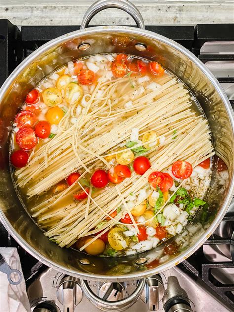 How does Ping Pasta Pot - Margherita fit into your Daily Goals - calories, carbs, nutrition