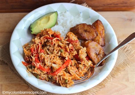 How does Pizzetta Whole Wheat Chicken Ropa Vieja Cut 3 fit into your Daily Goals - calories, carbs, nutrition