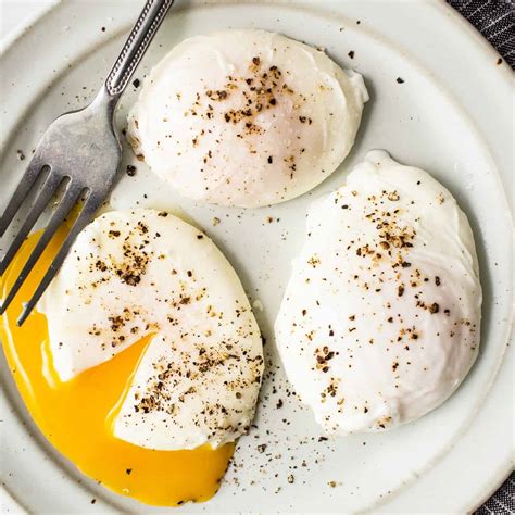 How does Poached Egg fit into your Daily Goals - calories, carbs, nutrition