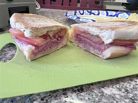 How does Pork, Salami and Swiss Melt fit into your Daily Goals - calories, carbs, nutrition