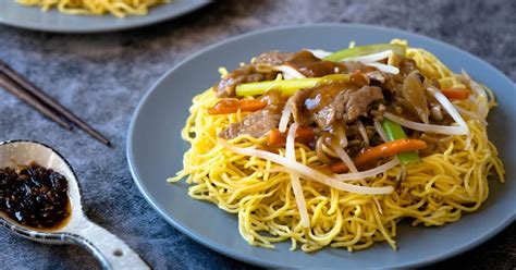 How does Pork Chow Mein fit into your Daily Goals - calories, carbs, nutrition