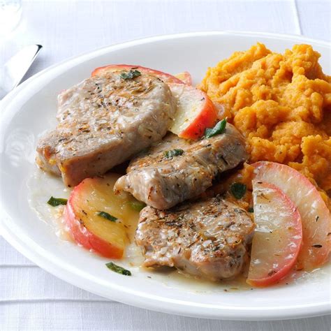 How does Pork Medallions w/Sauteed Apples fit into your Daily Goals - calories, carbs, nutrition