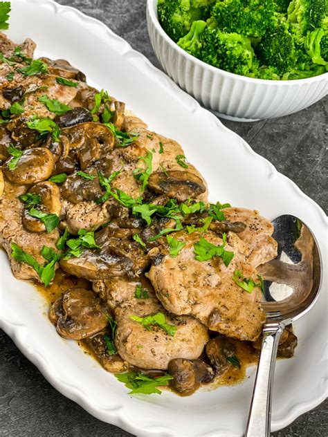 How does Pork Scallopini Picatta Peas with Mushrooms fit into your Daily Goals - calories, carbs, nutrition