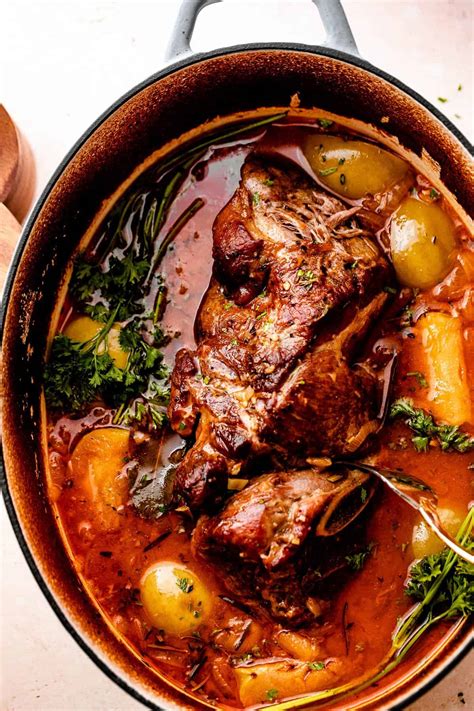 How does Pork Shoulder Braised Yucatan 4 oz fit into your Daily Goals - calories, carbs, nutrition