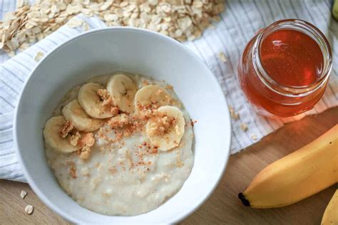 How does Porridge with Honey fit into your Daily Goals - calories, carbs, nutrition