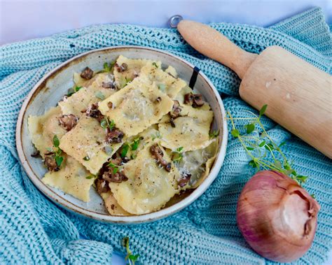 How does Portobello Mushroom Ravioli fit into your Daily Goals - calories, carbs, nutrition