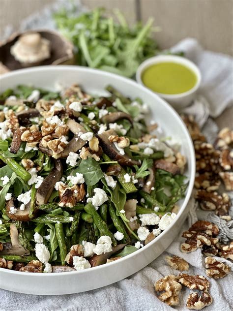 How does Portobello Mushroom Salad fit into your Daily Goals - calories, carbs, nutrition