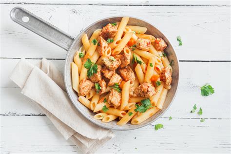 How does Portuguese Style Quorn with Pasta fit into your Daily Goals - calories, carbs, nutrition