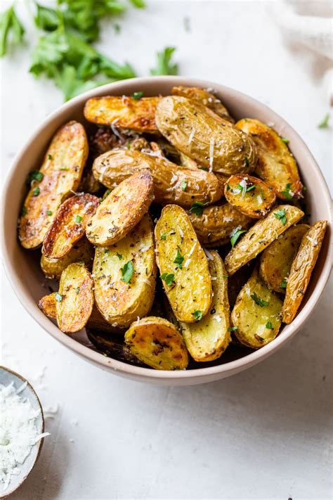 How does Potatoes Fingerling Roasted Halved 4 oz fit into your Daily Goals - calories, carbs, nutrition