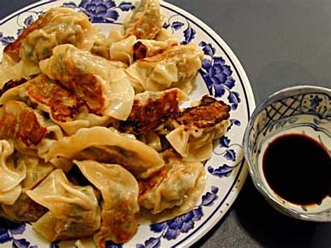 How does Potsticker or wonton, pork and vegetable, frozen, unprepared fit into your Daily Goals - calories, carbs, nutrition