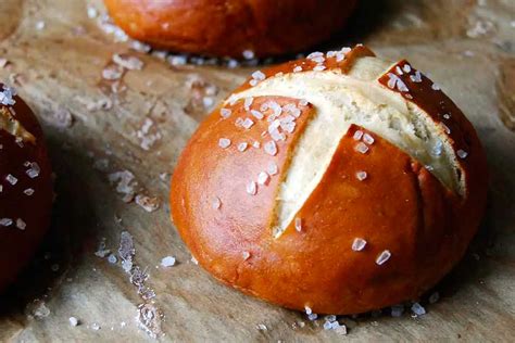 How does Pretzel Roll fit into your Daily Goals - calories, carbs, nutrition