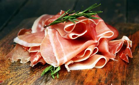 How does Prosciutto & Swiss Baguette fit into your Daily Goals - calories, carbs, nutrition