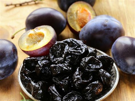 How does Prunes fit into your Daily Goals - calories, carbs, nutrition